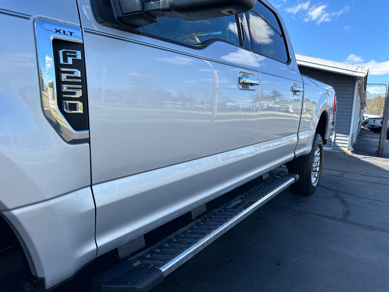 Ford F-250 SD XLT Crew Cab 4WD 2017