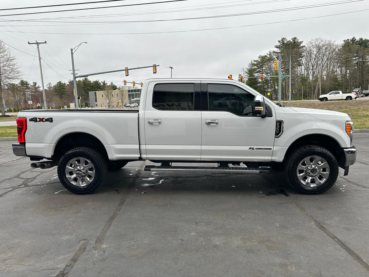 Ford F-350 SD Lariat Crew Cab 4WD 2018