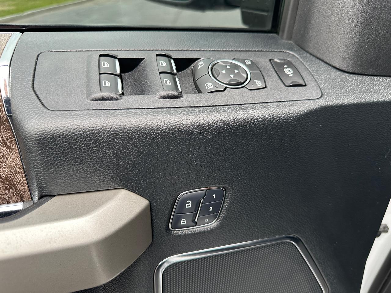 Ford F-350 SD Lariat Crew Cab 4WD 2018