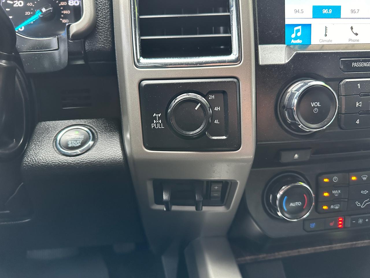 Ford F-350 SD Lariat Crew Cab 4WD 2018