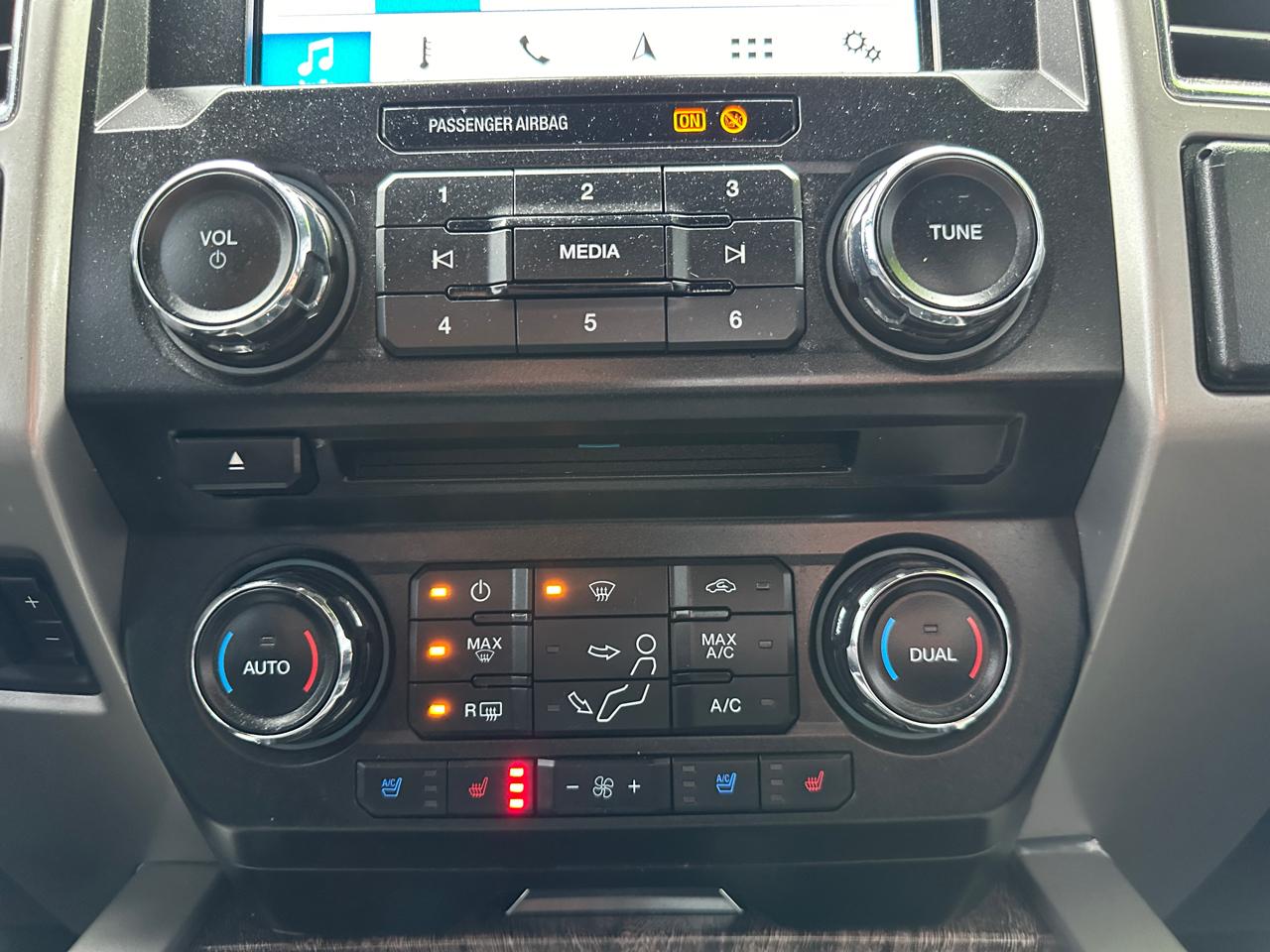 Ford F-350 SD Lariat Crew Cab 4WD 2018