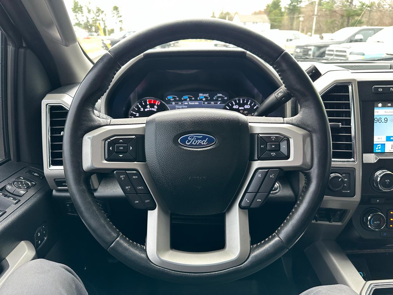 Ford F-350 SD Lariat Crew Cab 4WD 2018