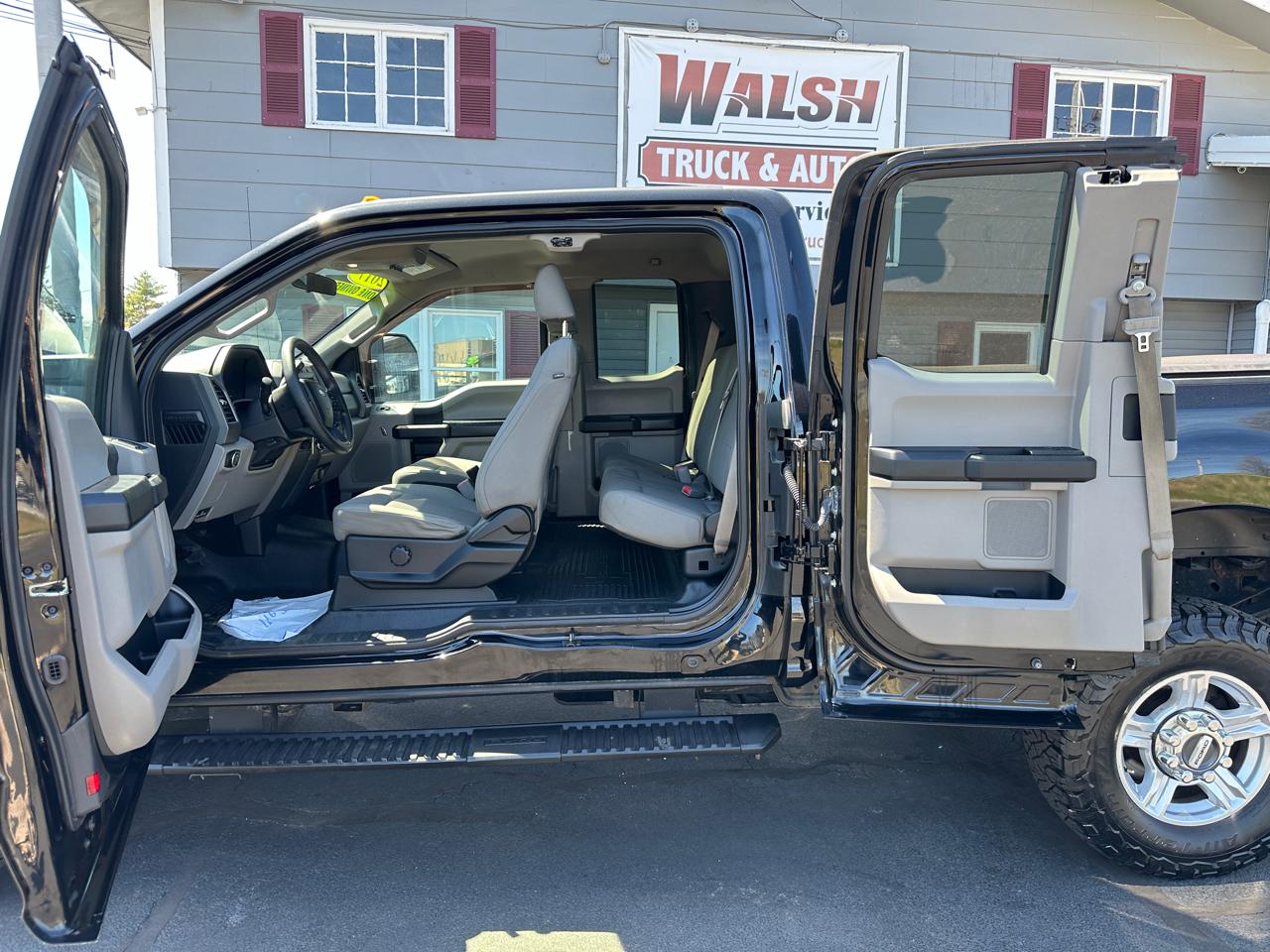 Ford F-350 SD XL SuperCab 4WD 2017