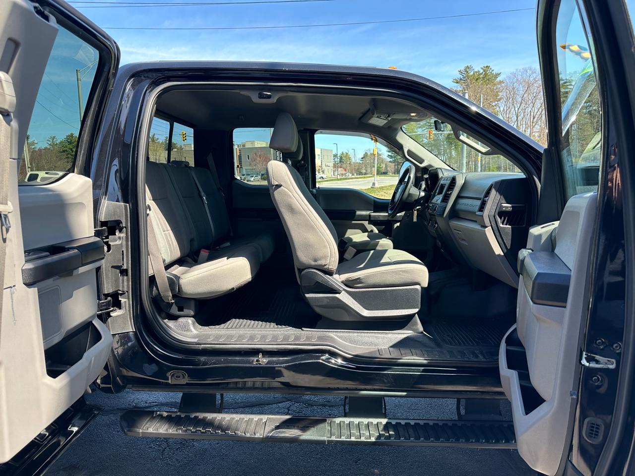 Ford F-350 SD XL SuperCab 4WD 2017