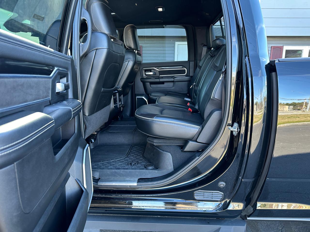 RAM 2500 Laramie Crew Cab SWB 4WD 2022