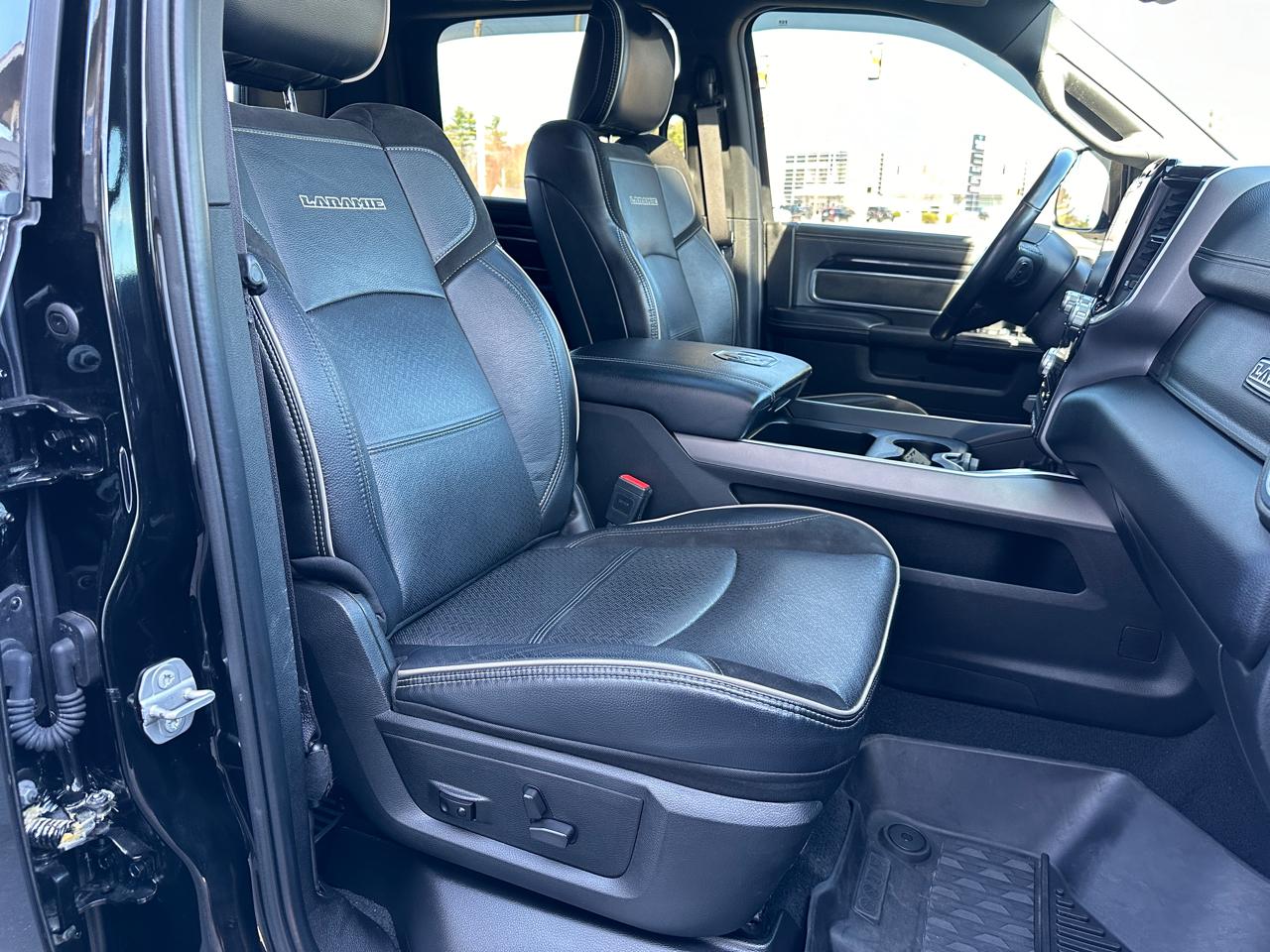 RAM 2500 Laramie Crew Cab SWB 4WD 2022