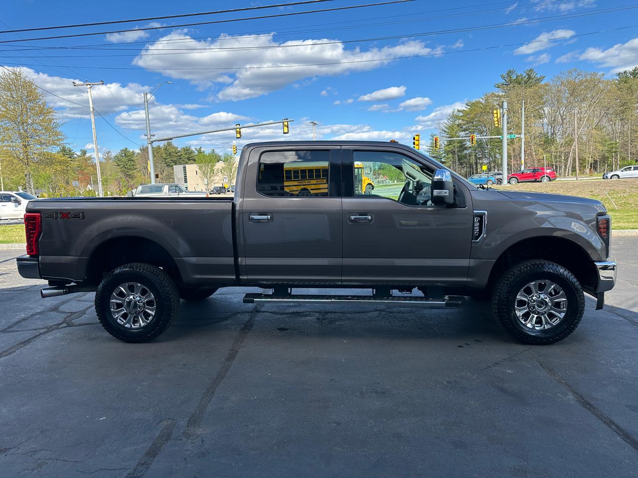 Ford F-250 SD XLT Crew Cab 4WD 2018