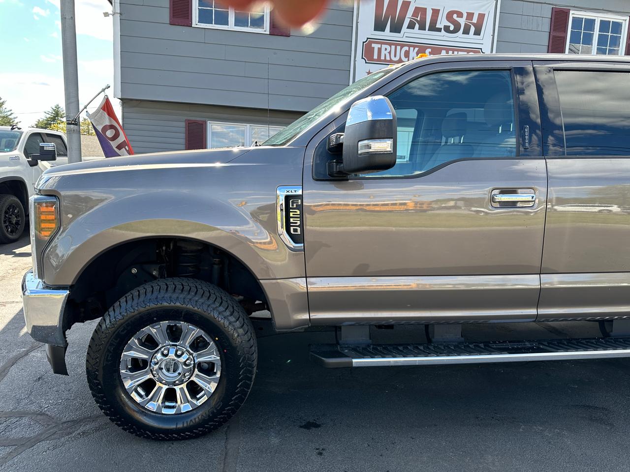 Ford F-250 SD XLT Crew Cab 4WD 2018