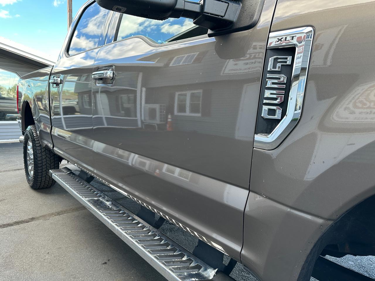 Ford F-250 SD XLT Crew Cab 4WD 2018