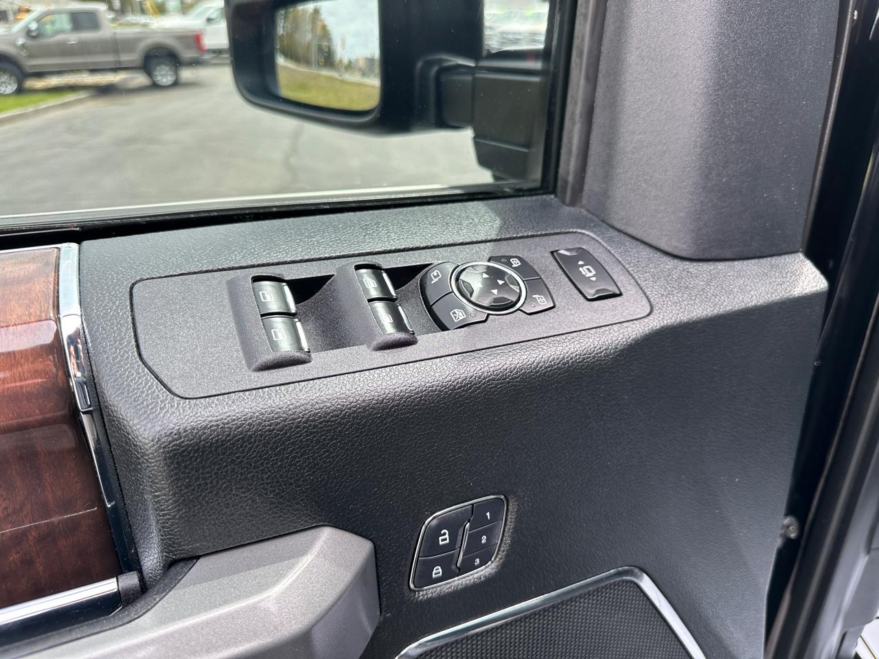 Ford F-350 SD Platinum Crew Cab 4WD 2017