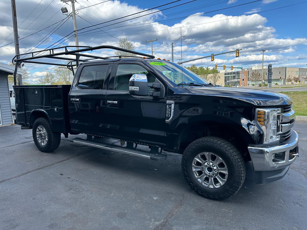 Ford F-350 SD XLT Crew Cab Short Bed 4WD 2019