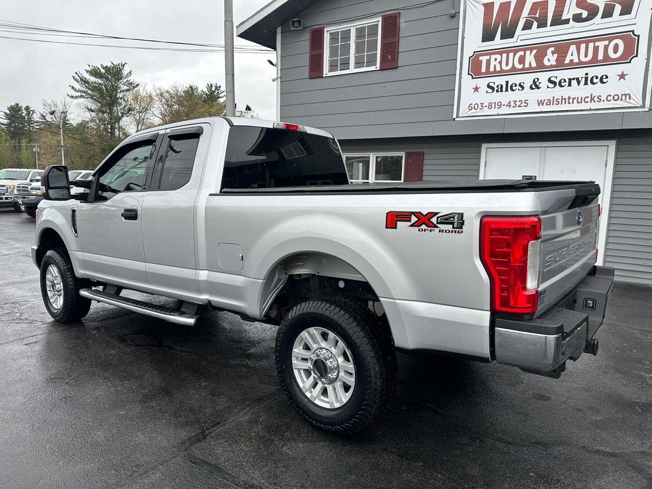 Ford F-250 SD XLT SuperCab Short Bed 4WD 2017