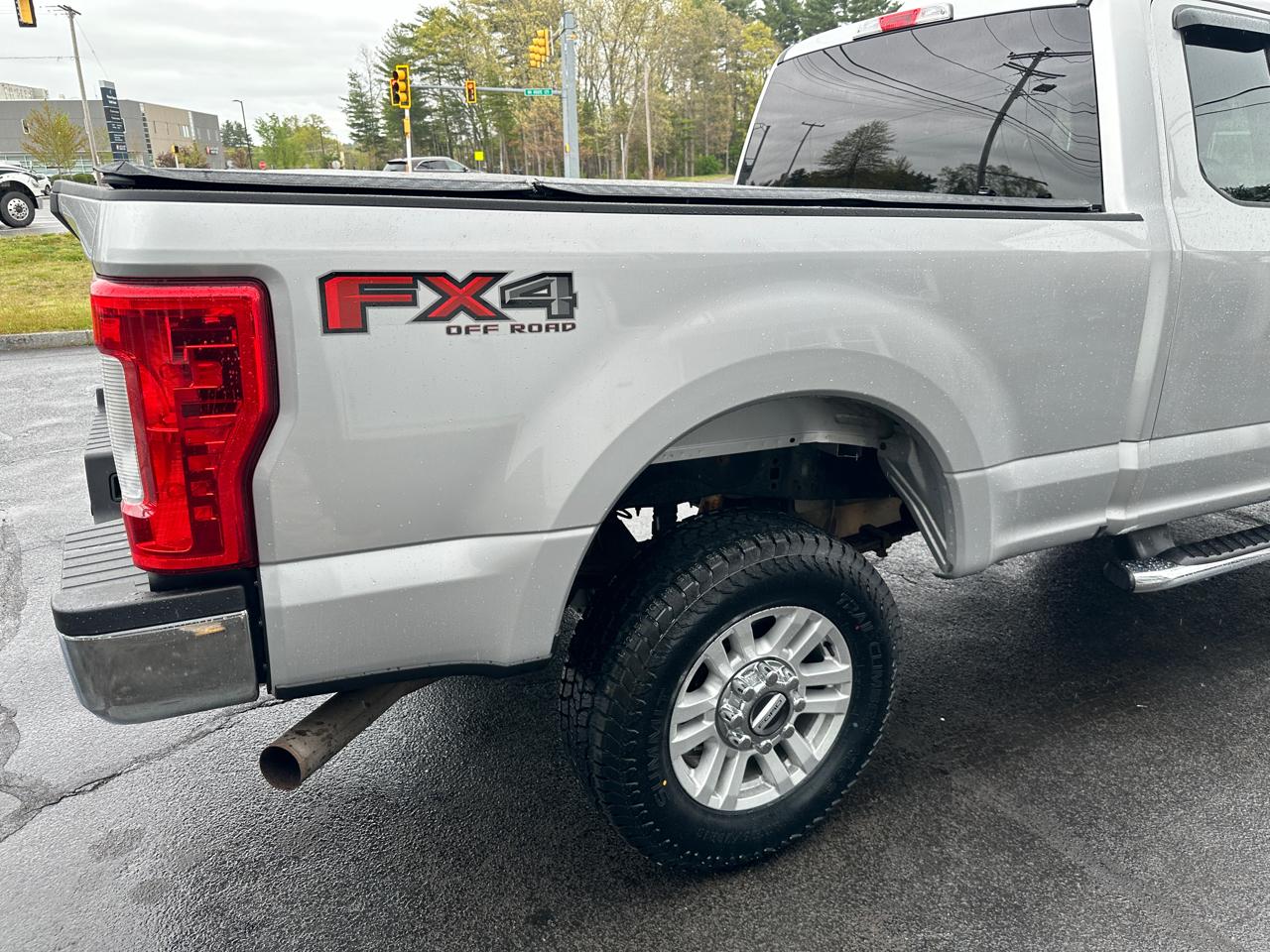 Ford F-250 SD XLT SuperCab Short Bed 4WD 2017