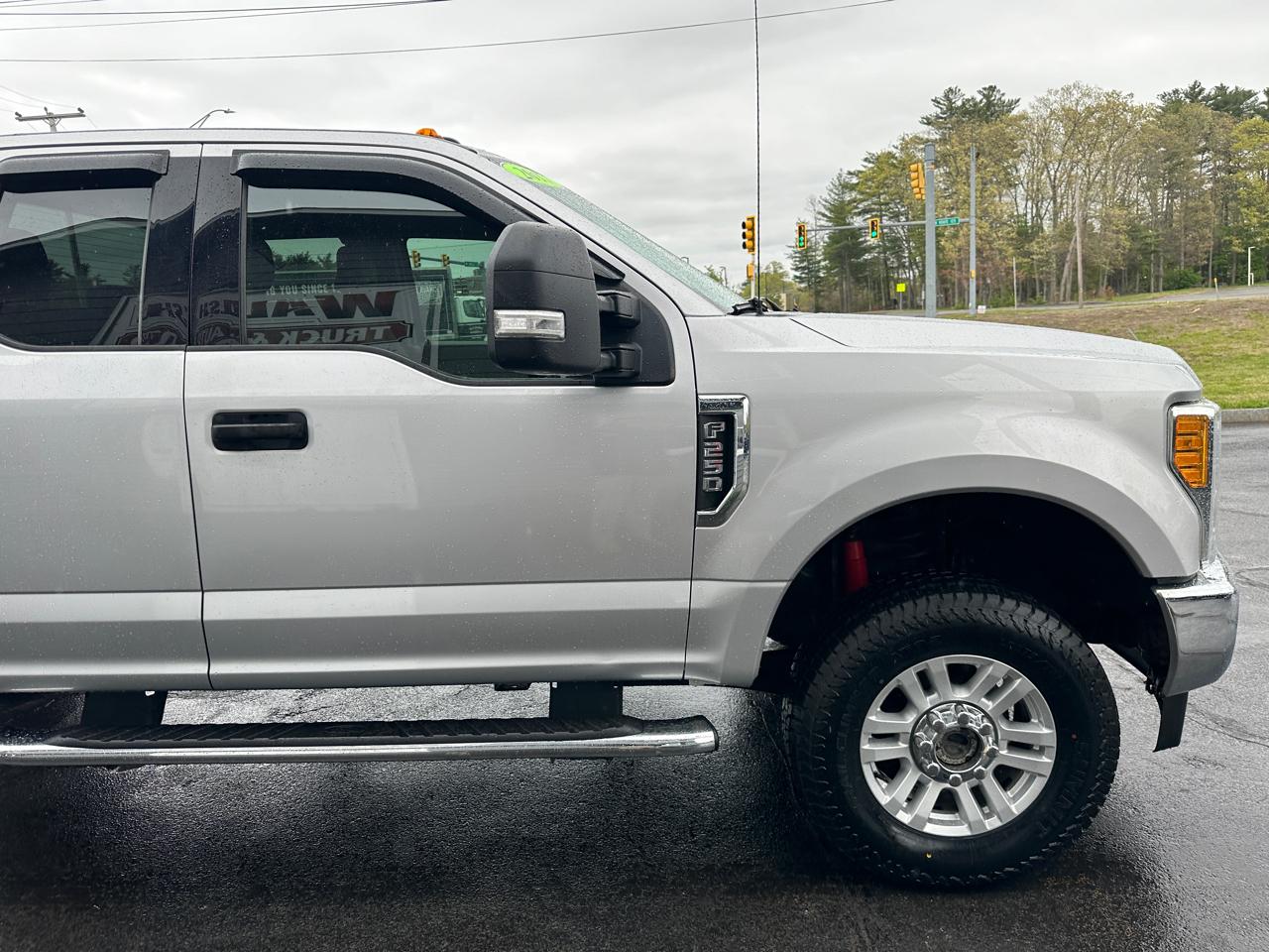 Ford F-250 SD XLT SuperCab Short Bed 4WD 2017