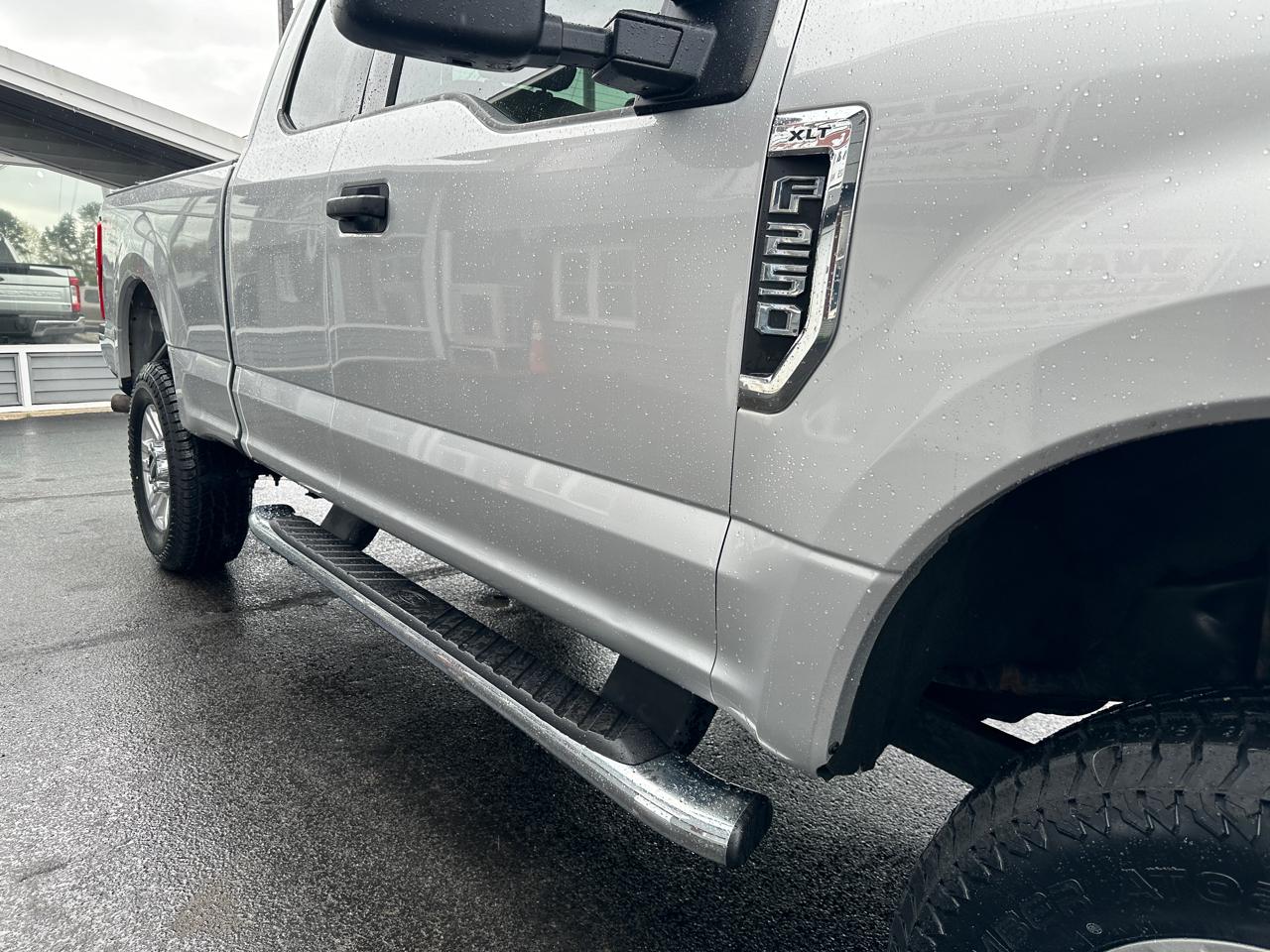 Ford F-250 SD XLT SuperCab Short Bed 4WD 2017