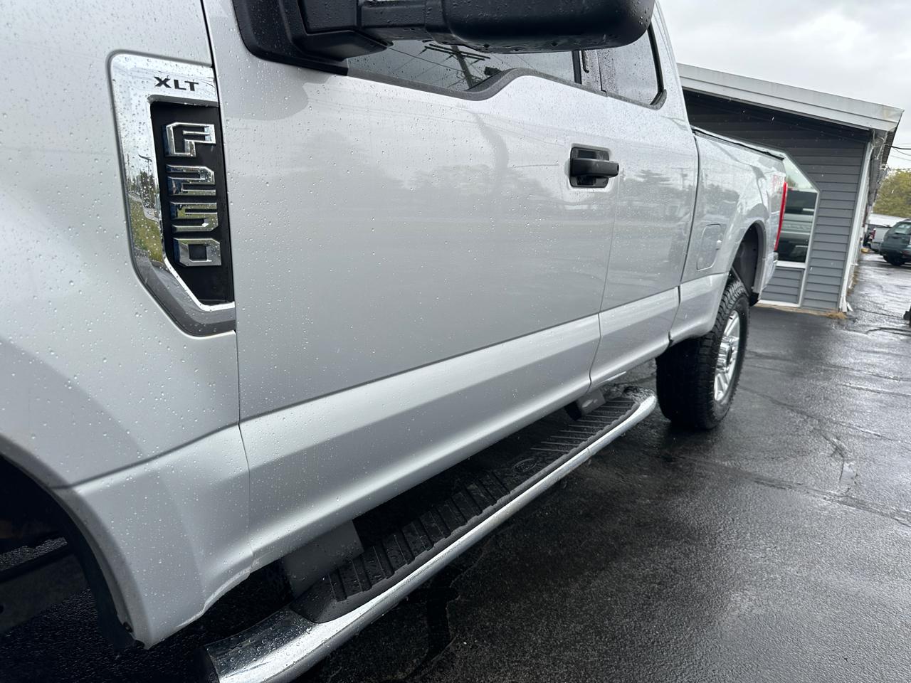 Ford F-250 SD XLT SuperCab Short Bed 4WD 2017