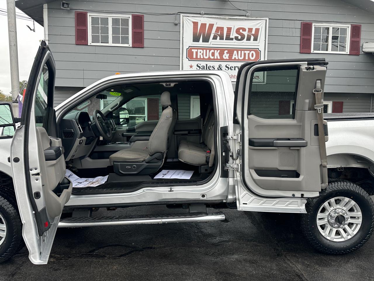 Ford F-250 SD XLT SuperCab Short Bed 4WD 2017