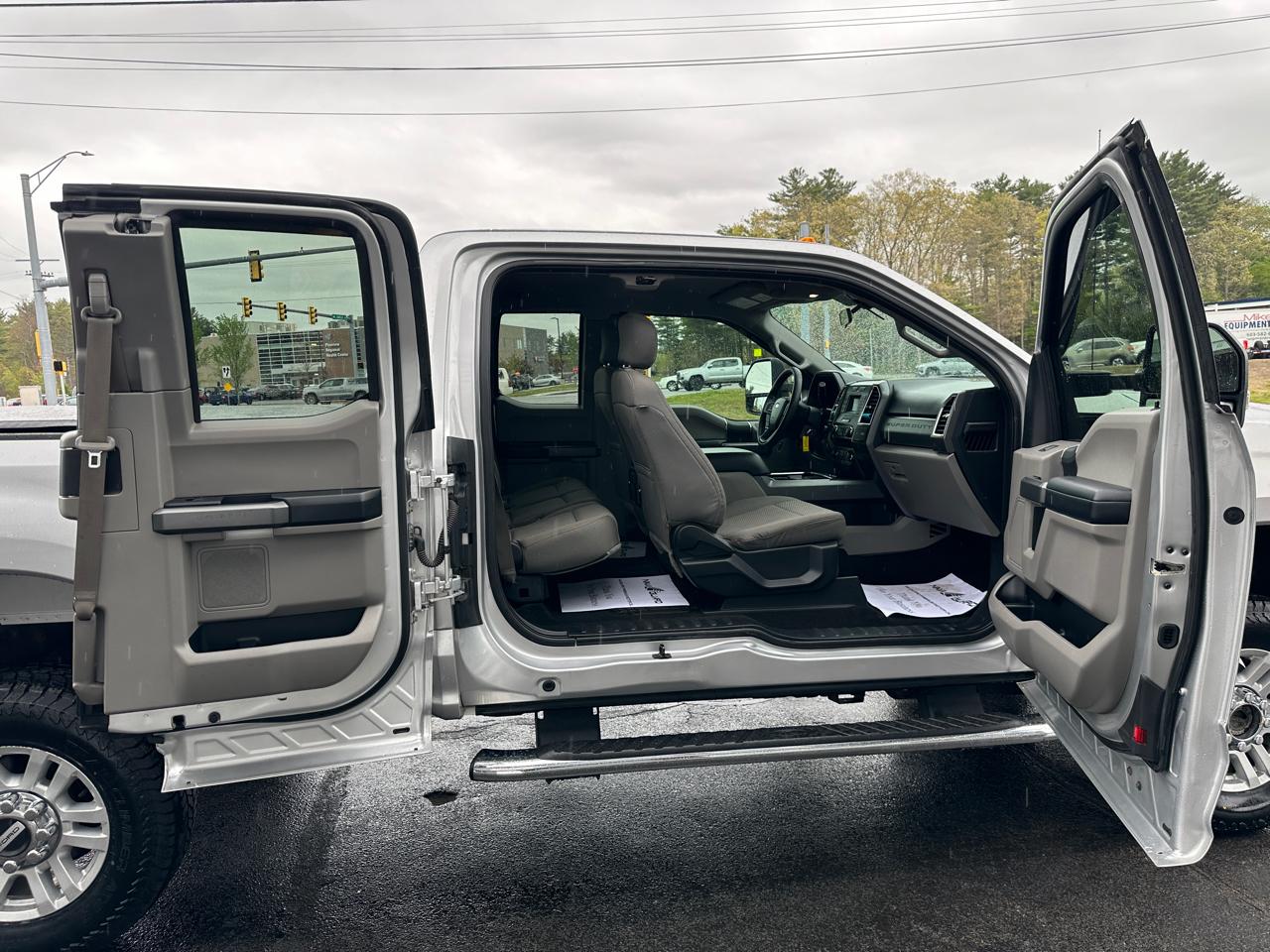 Ford F-250 SD XLT SuperCab Short Bed 4WD 2017