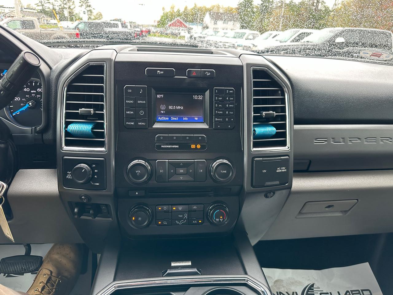 Ford F-250 SD XLT SuperCab Short Bed 4WD 2017
