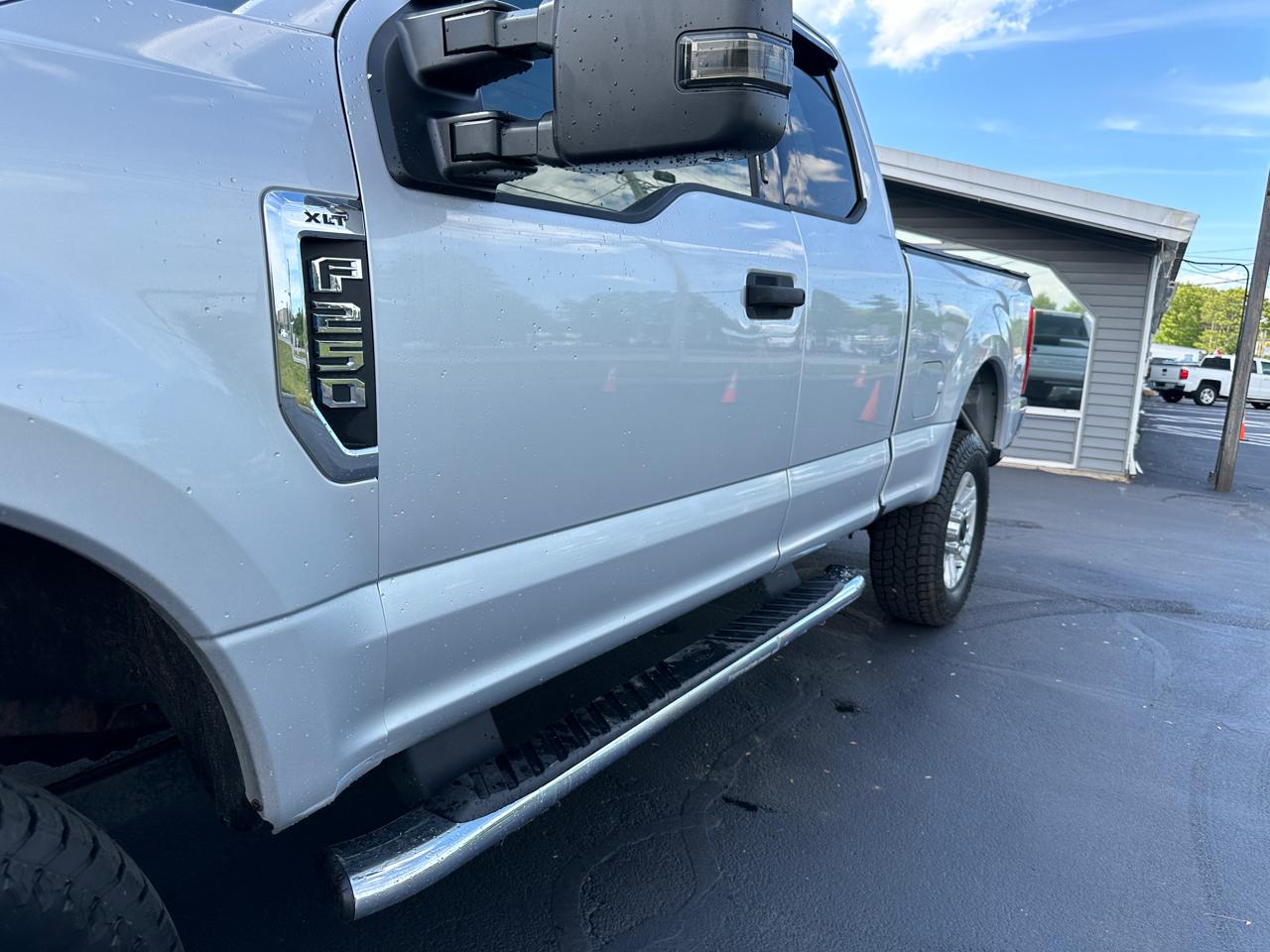 Ford F-250 SD XLT SuperCab Short Bed 4WD 2017