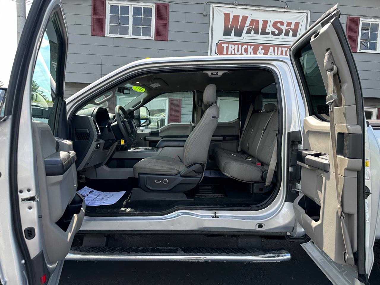 Ford F-250 SD XLT SuperCab Short Bed 4WD 2017