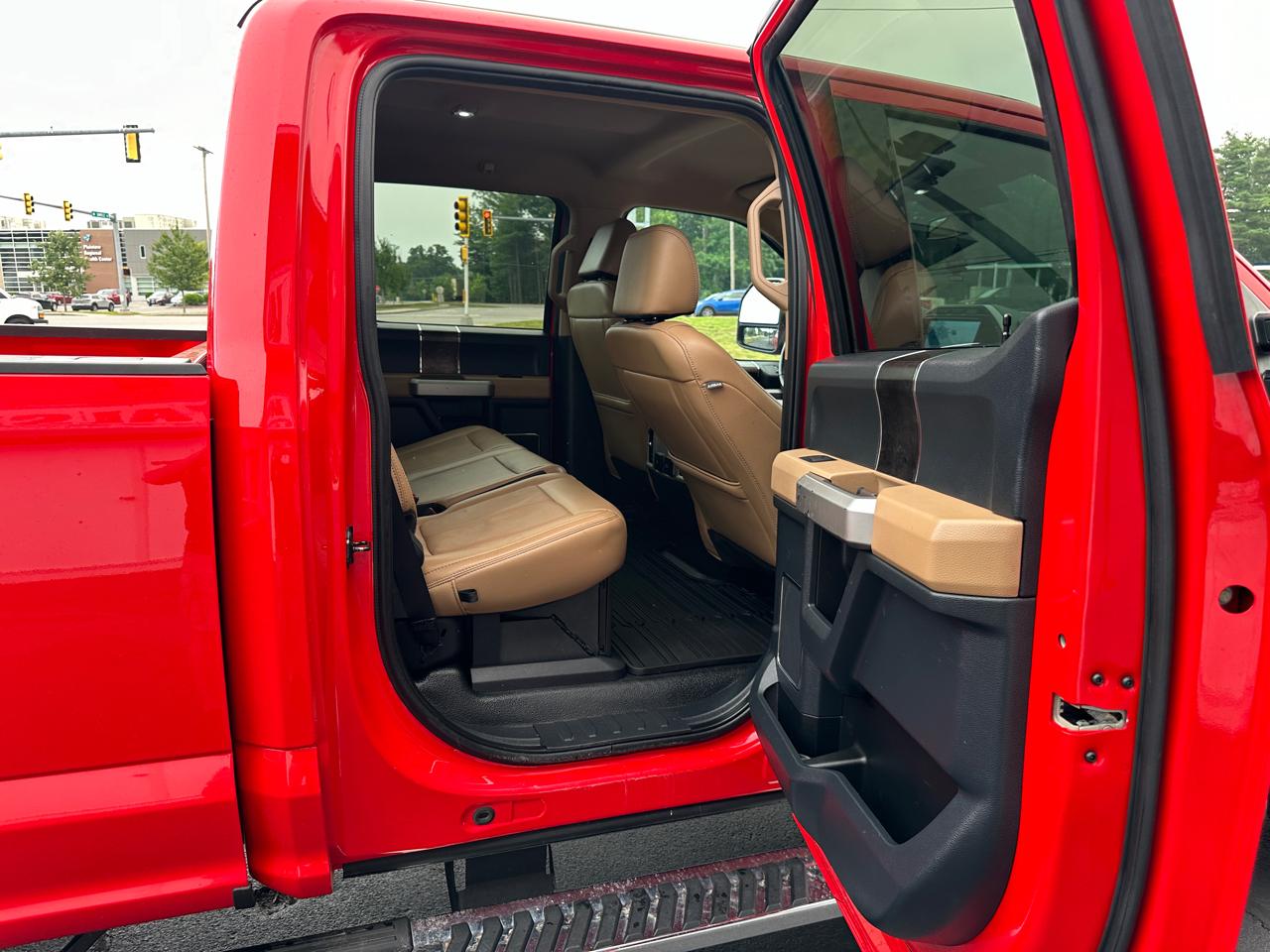 Ford F-350 SD Lariat Crew Cab Short Bed 4WD 2022
