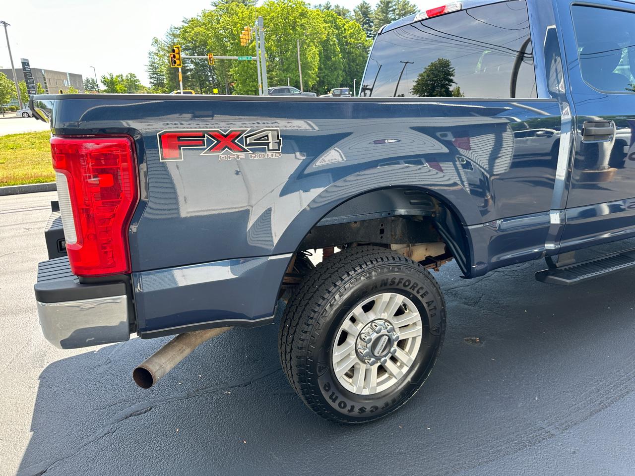 Ford F-250 SD XLT Crew Cab 4WD 2018