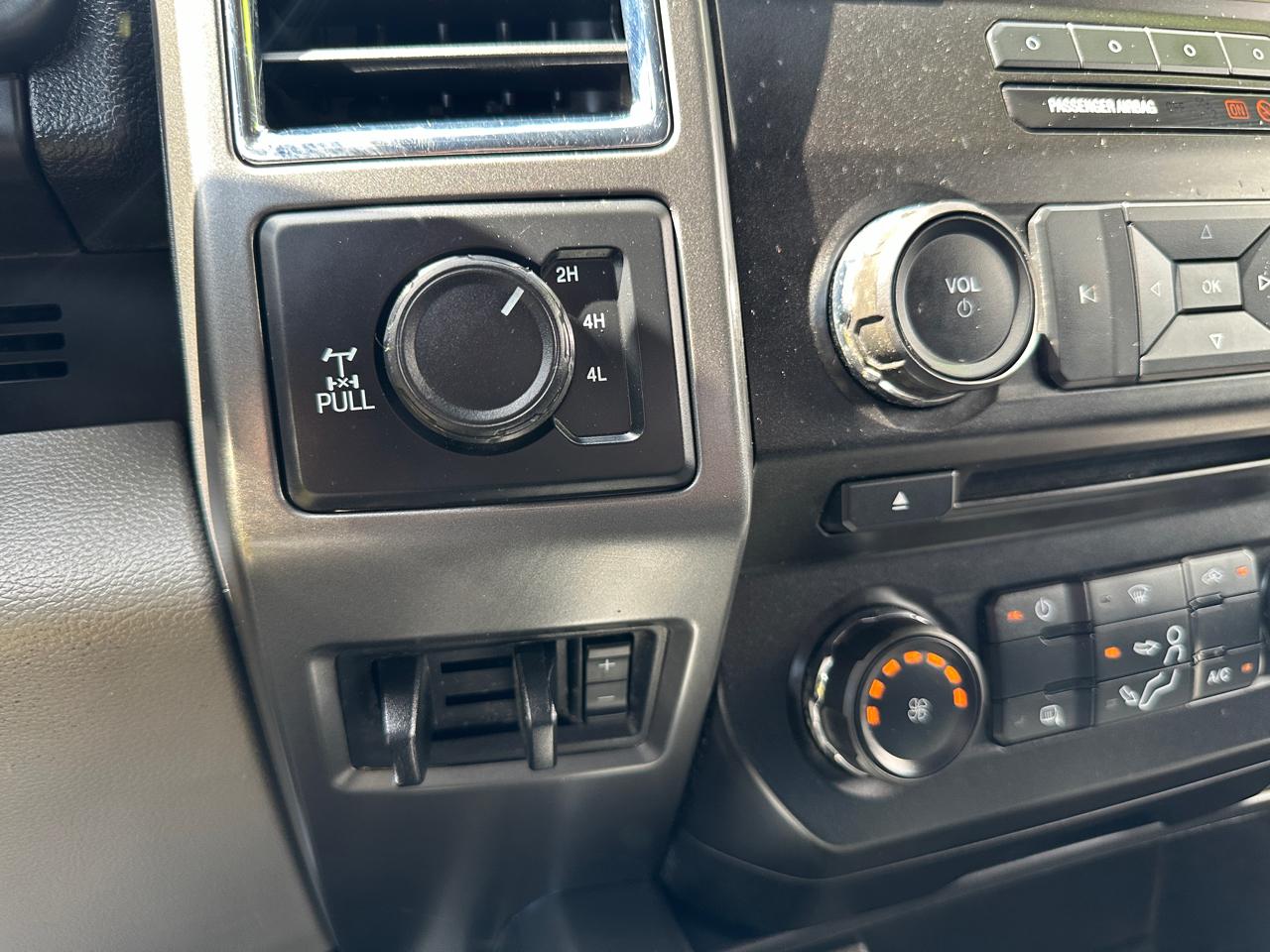 Ford F-250 SD XLT Crew Cab 4WD 2018