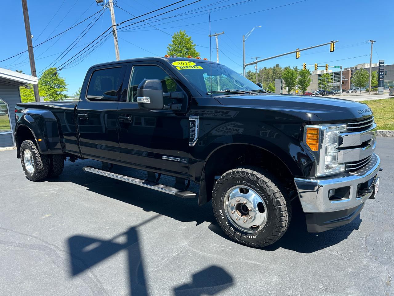 Ford F-350 SD Lariat Crew Cab Long Bed 4WD DRW 2017
