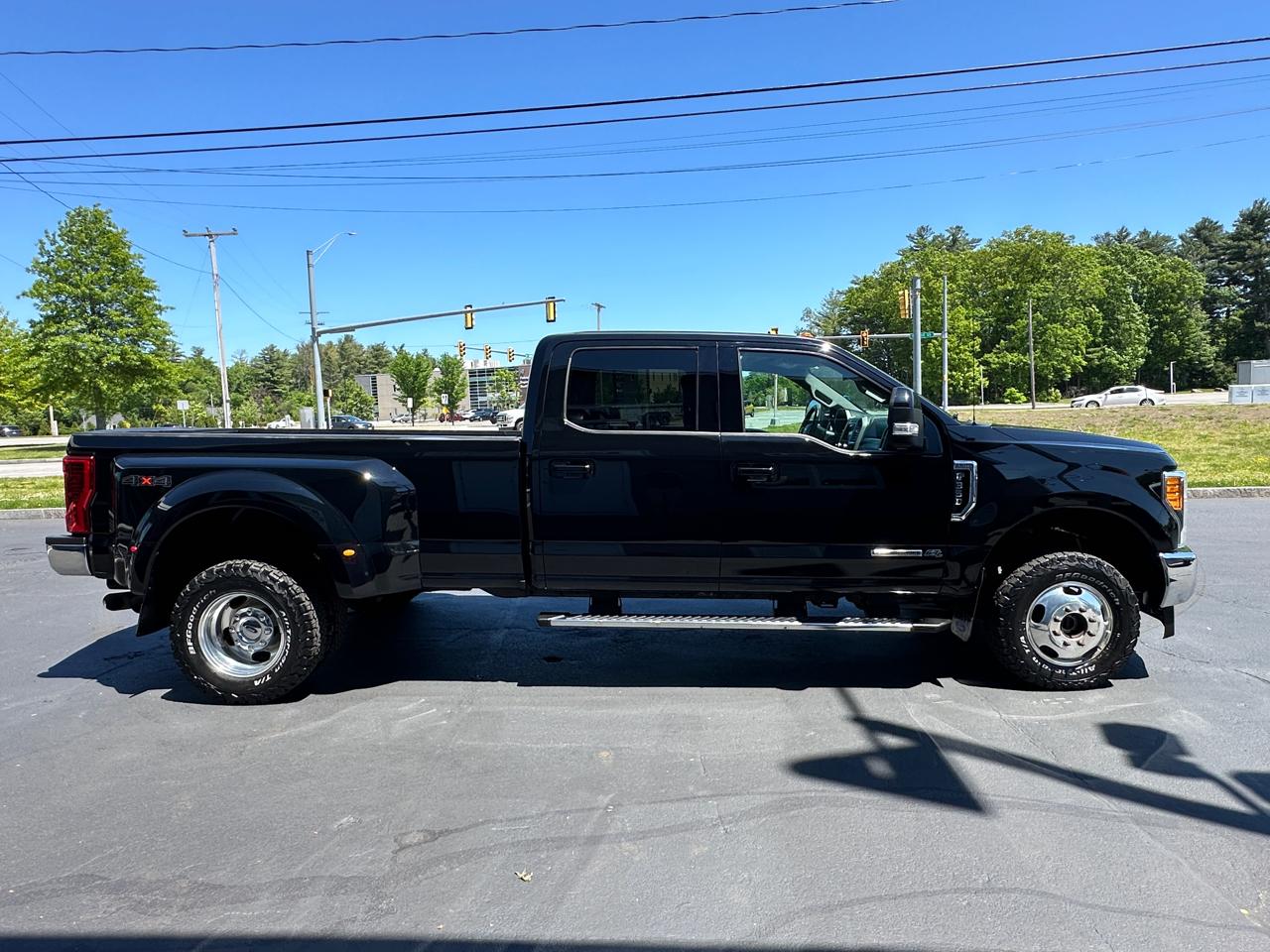 Ford F-350 SD Lariat Crew Cab Long Bed 4WD DRW 2017