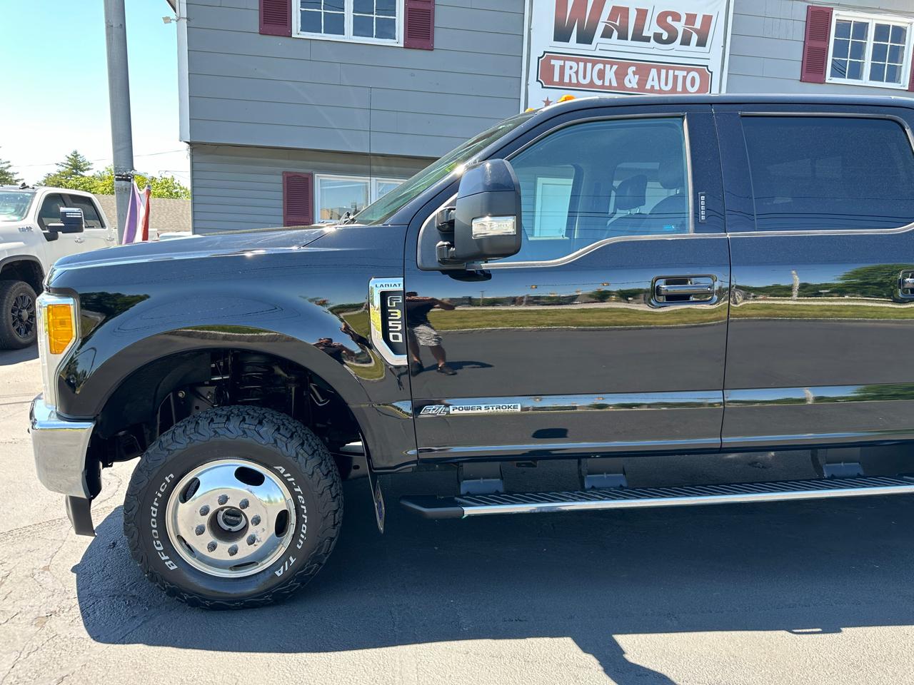 Ford F-350 SD Lariat Crew Cab Long Bed 4WD DRW 2017