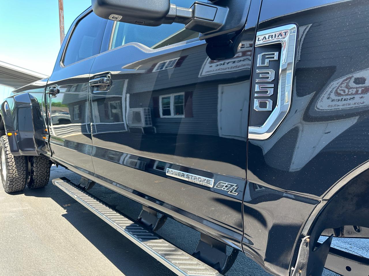 Ford F-350 SD Lariat Crew Cab Long Bed 4WD DRW 2017