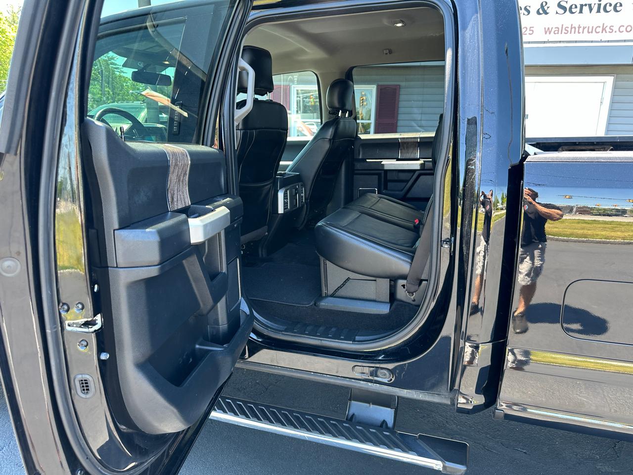 Ford F-350 SD Lariat Crew Cab Long Bed 4WD DRW 2017