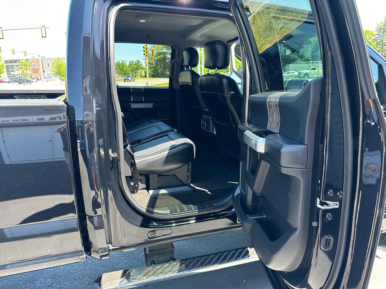 Ford F-350 SD Lariat Crew Cab Long Bed 4WD DRW 2017