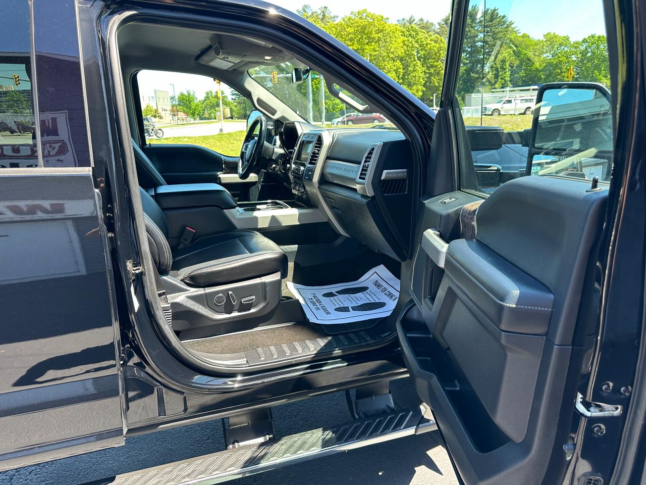 Ford F-350 SD Lariat Crew Cab Long Bed 4WD DRW 2017