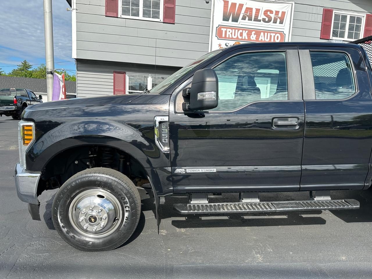 Ford F-350 SD XL SuperCab Long Bed 4WD DRW 2019