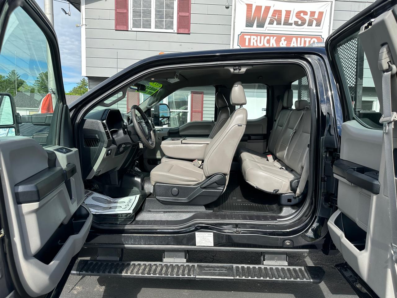 Ford F-350 SD XL SuperCab Long Bed 4WD DRW 2019