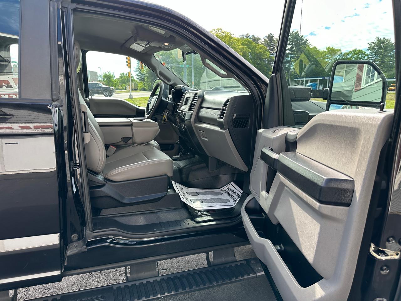 Ford F-350 SD XL SuperCab Long Bed 4WD DRW 2019