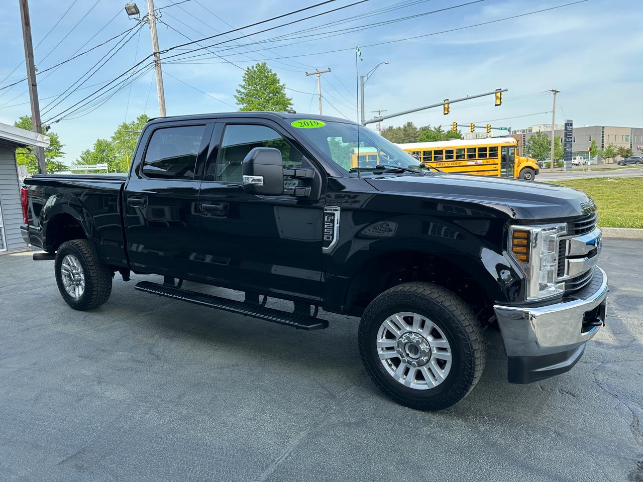 Ford F-250 SD XLT Crew Cab 4WD 2019