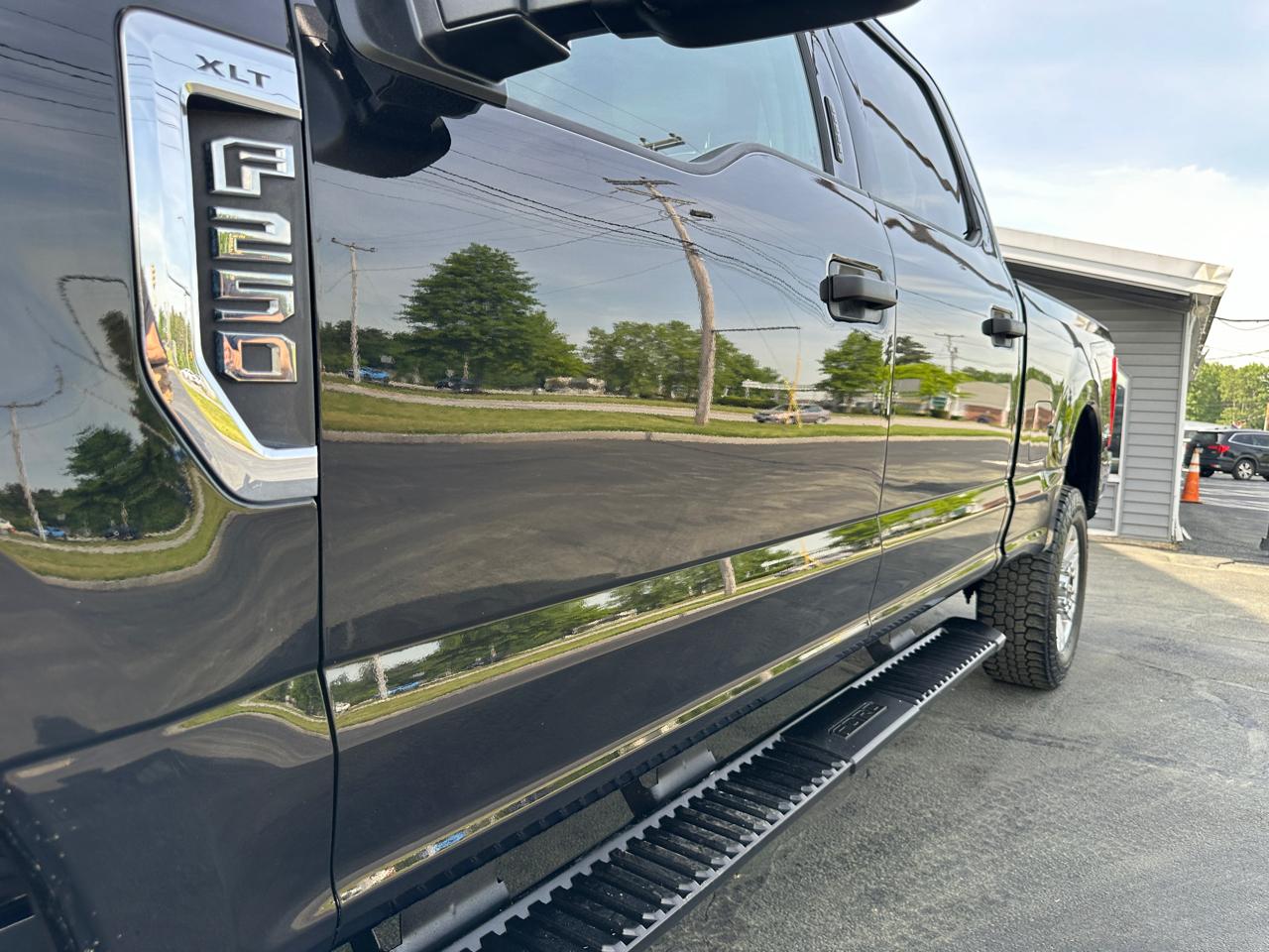 Ford F-250 SD XLT Crew Cab 4WD 2019