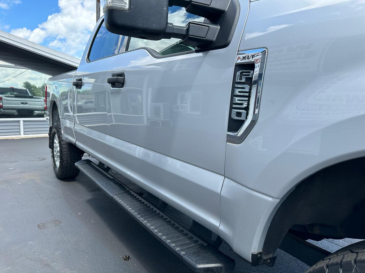 Ford F-250 SD XLT Crew Cab Short Bed 4WD 2019
