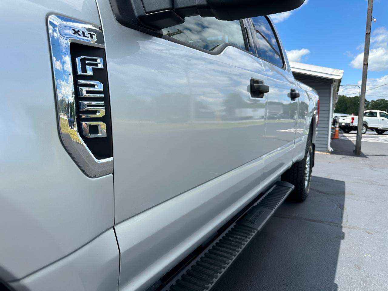 Ford F-250 SD XLT Crew Cab Short Bed 4WD 2019