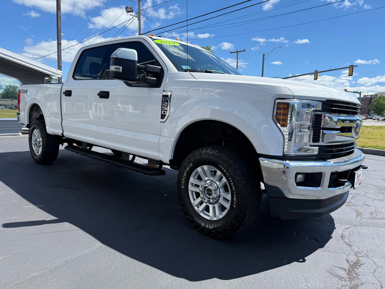 Ford F-250 SD XLT Crew Cab Short Bed 4WD 2019
