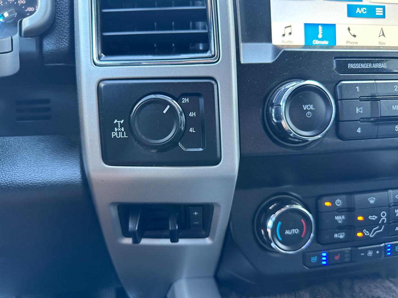Ford F-250 SD Lariat Crew Cab 4WD 2019
