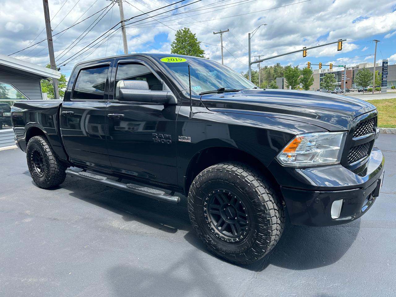 RAM 1500 Classic Big Horn 4x4 Crew Cab 5'7" Box 2019