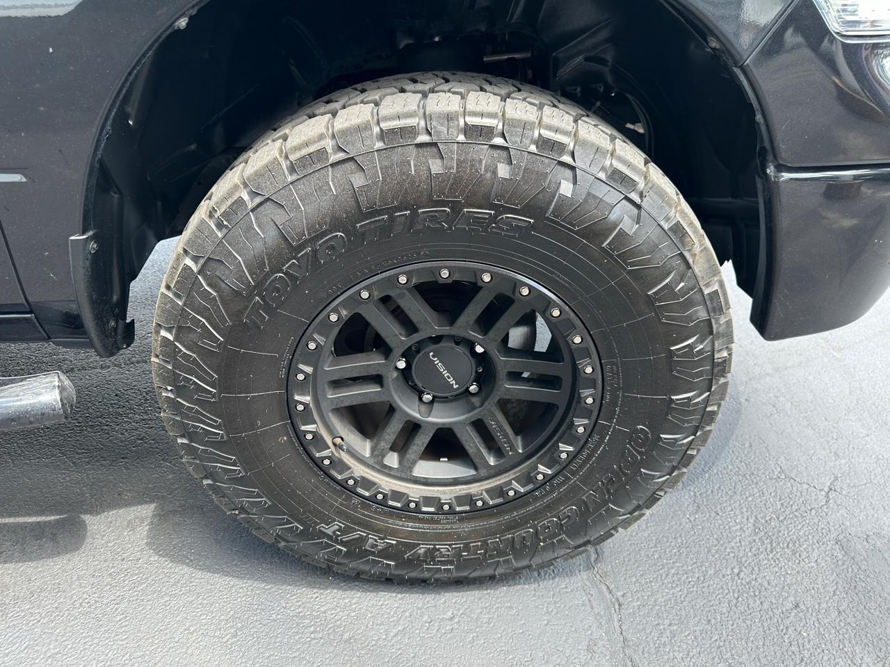 RAM 1500 Classic Big Horn 4x4 Crew Cab 5'7" Box 2019