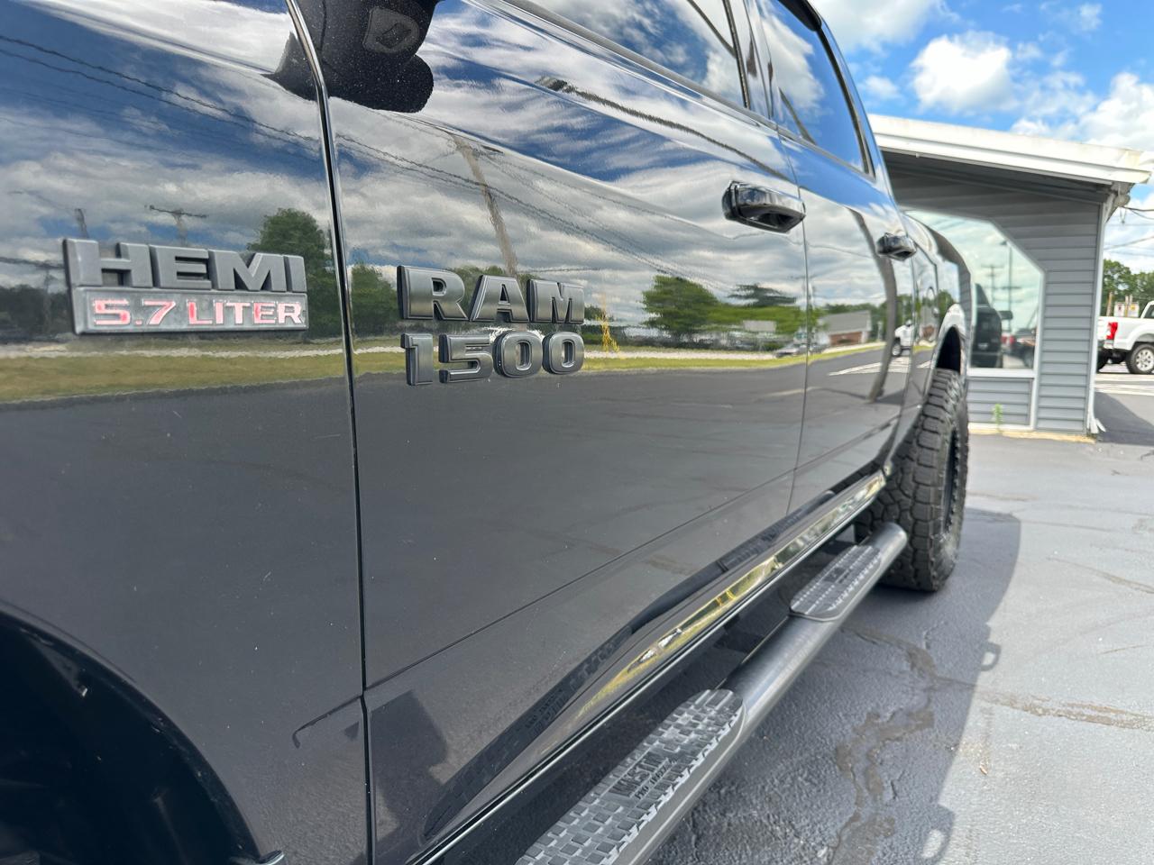 RAM 1500 Classic Big Horn 4x4 Crew Cab 5'7" Box 2019