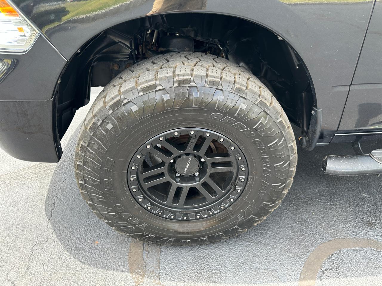 RAM 1500 Classic Big Horn 4x4 Crew Cab 5'7" Box 2019