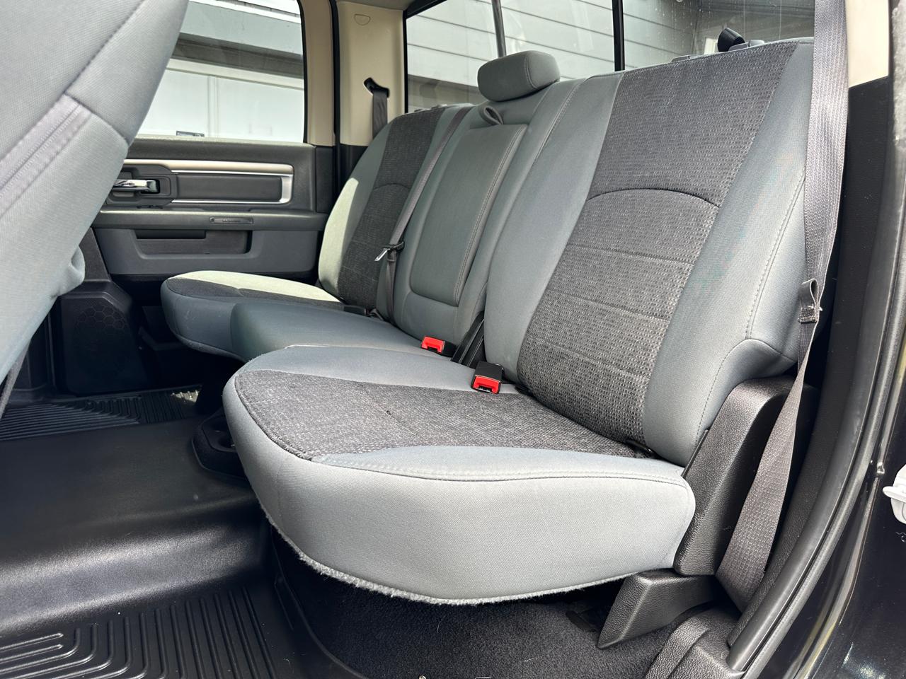 RAM 1500 Classic Big Horn 4x4 Crew Cab 5'7" Box 2019