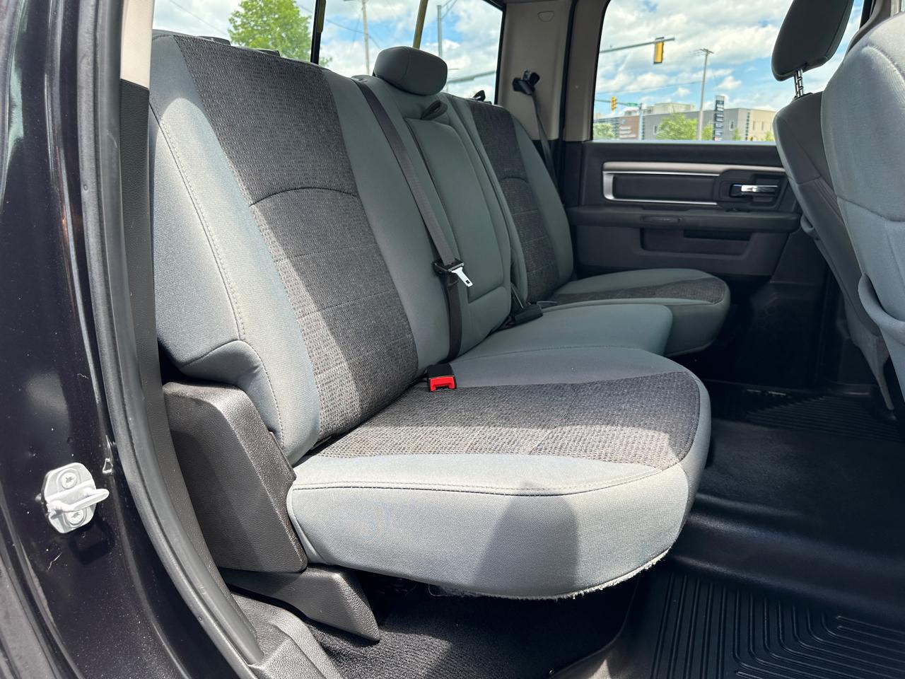 RAM 1500 Classic Big Horn 4x4 Crew Cab 5'7" Box 2019
